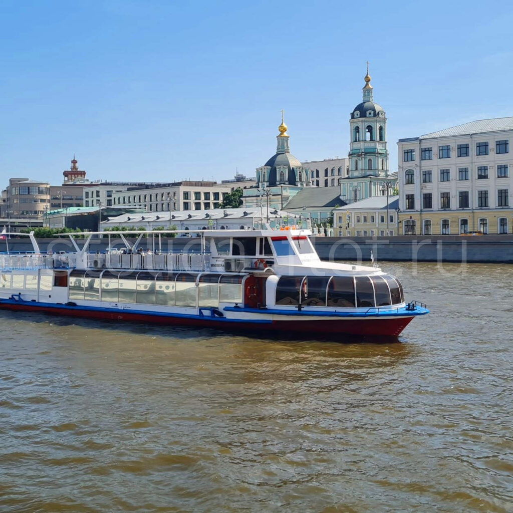 Речная прогулка на панорамном теплоходе